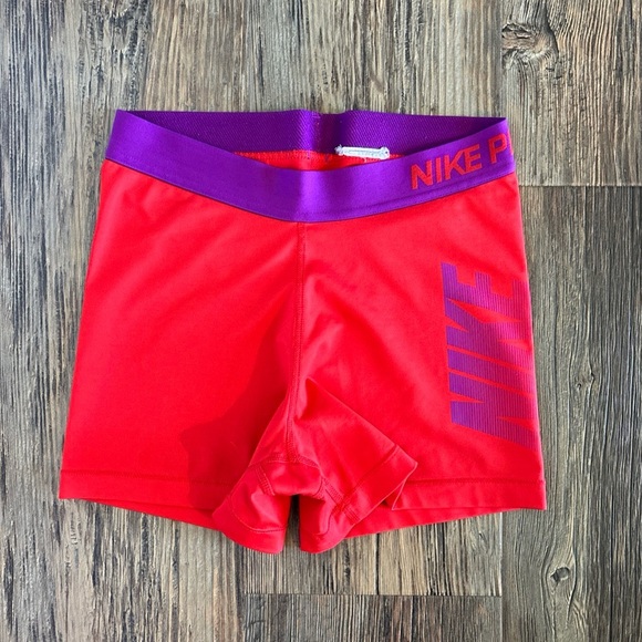 Nike Pro Dri-Fit Shorts Womens Medium 3” Inseam Red Purple Athletic Gym Running - Picture 2 of 6